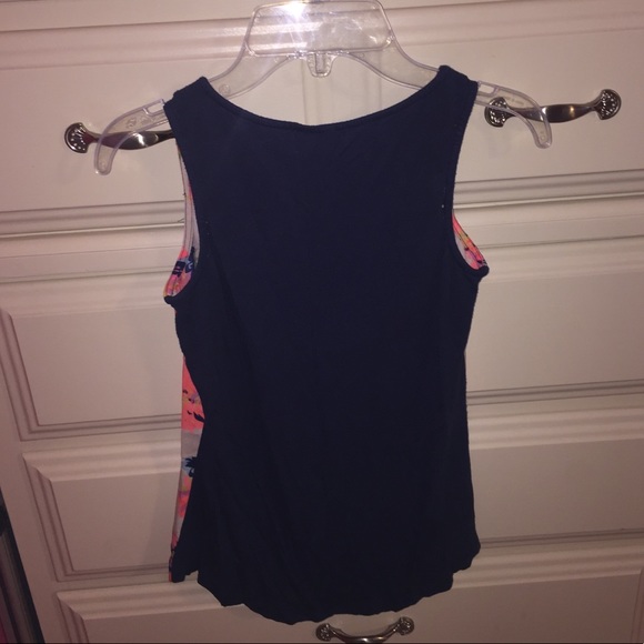Flower Button Tank! - Picture 2 of 2